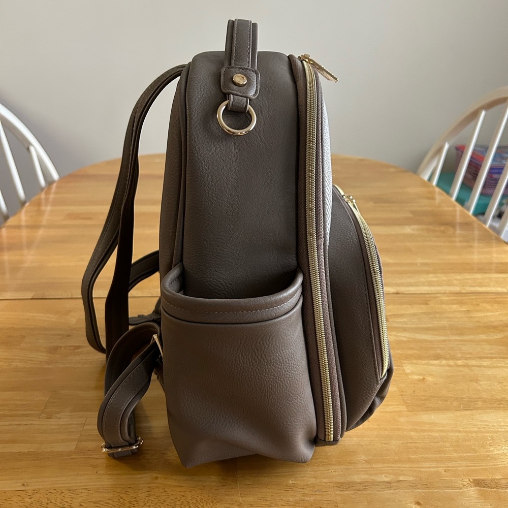 Itzy Ritzy Mini Plus Vanilla Latte - Picture 2 of 6